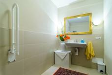 Bagno accessibile nel primo piano