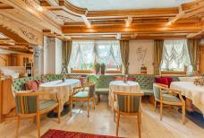 Hotel Chalet Corso - Rezeption, Bar und Lounge