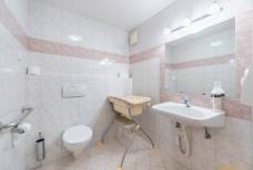 Restaurant Wochtla Kuchl - Barrierefreie Toilette Untergeschloss