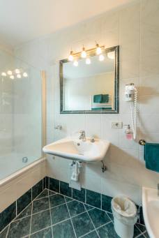 Bagno della camera 112