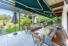 Garten und Kinderspielplatz