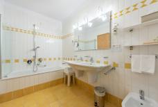 Leitlhof Dolomiten Living - Badezimmer