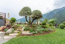 Andreus Golfhotel - Garten und olympisches Becken