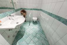Hotel Alpenflora - WC Stockwerk -1