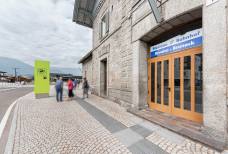 Bahnhof Bruneck - Kartenschalter und Wartesaal