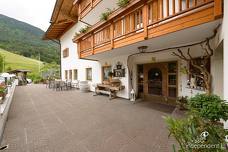 Hotel Torgglerhof - Zugangsweg Hoteleingang