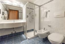 Hotel Tschurtschenthaler - Bad vom Zimmer 15