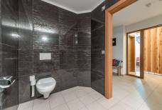 Hotel Tschurtschenthaler - Barrierefreie Toilette im Wellnessbereich