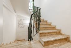 Hotel Jú Furcia - Furkelpass - St. Vigil in Enneberg: Treppe und Stufen zum Wellnessbereich