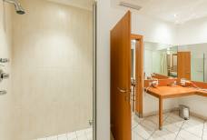 Hotel Lodenwirt - Umkleide und WC Wellness
