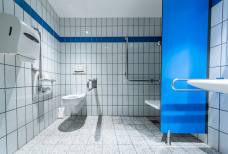 Toilette Umkleidebereich Schwimmbad