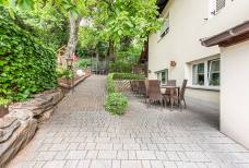 Pizzeria Ladurn - Zugangsrampe Spielplatz