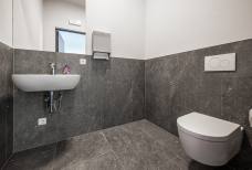 Seilbahn Verdins Tall - Toilette Bergstation
