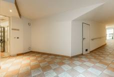Hotel Feldmilla - Rampe von der Tiefgarage zum Aufzug