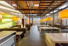McDonalds Bozen: Restaurant und Speisesaal 